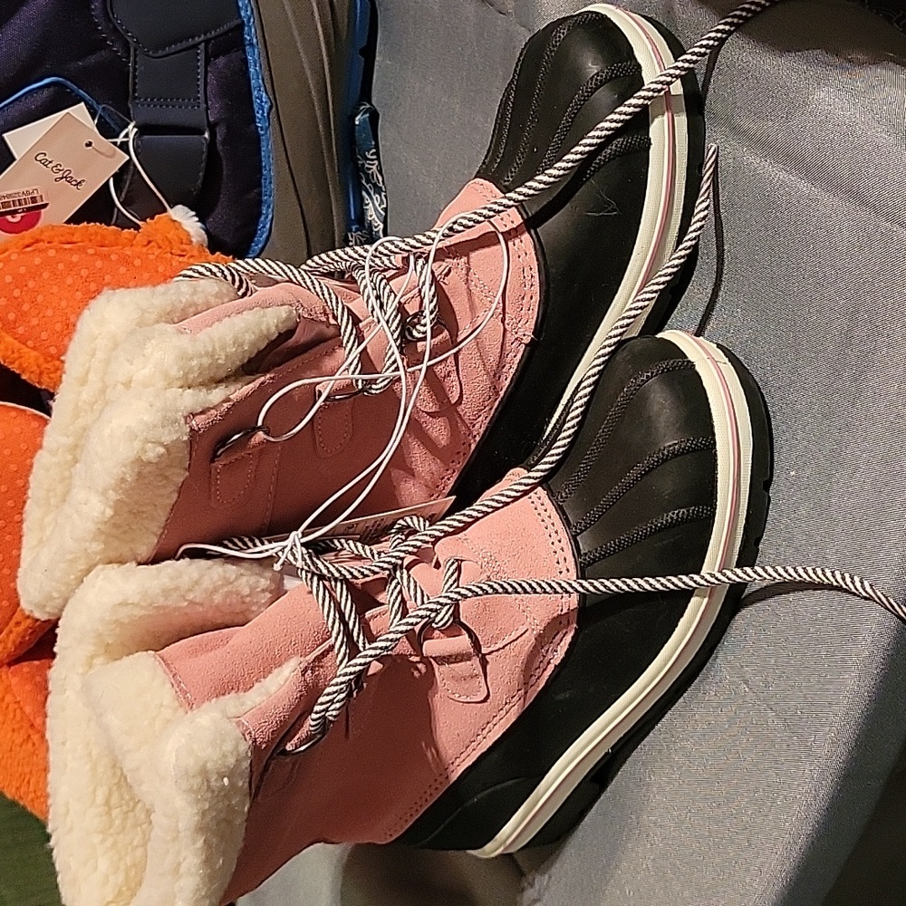 Nwt Winter boots
